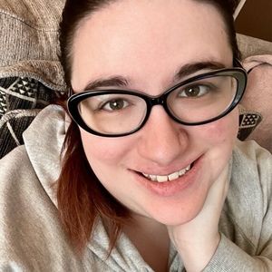 Meet your Posher, Abigail